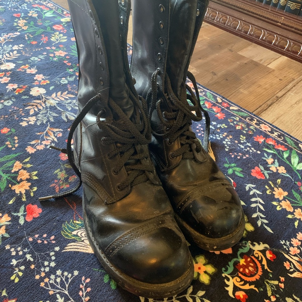 Vintage black leather Corcoran cap toe combat boots punk rock